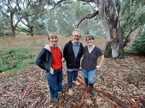 Kirsten-Moegerlein-Asha-Bannon-and-Patrick-Kavanagh-on-Loddon-River.jpeg