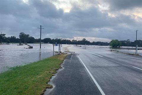 Flood on Pyranees Highway, Newstead