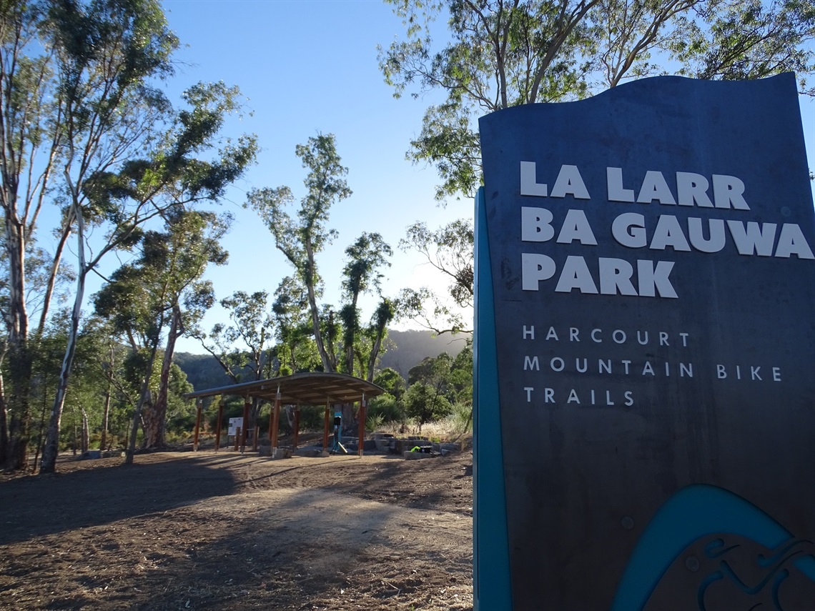 la larr ba gauwa trailhead sm.jpg